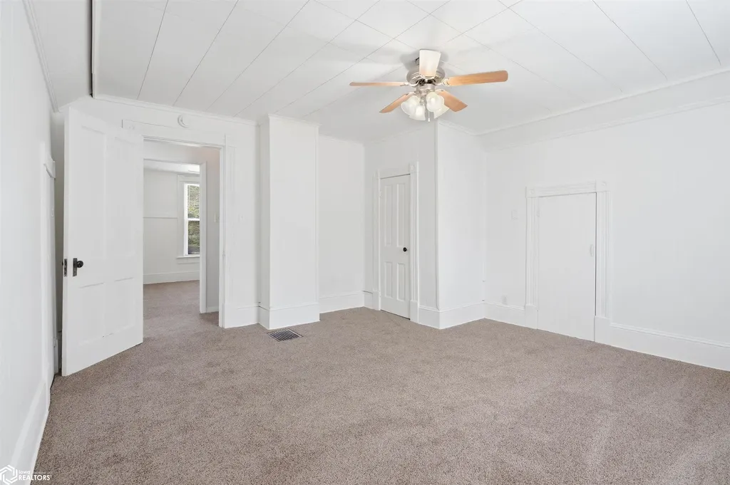 1216 Doemland Street Burlington IA 52601