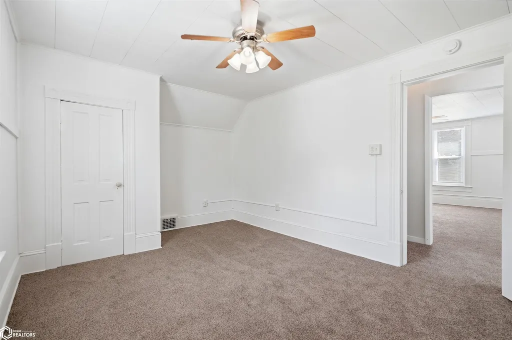 1216 Doemland Street Burlington IA 52601