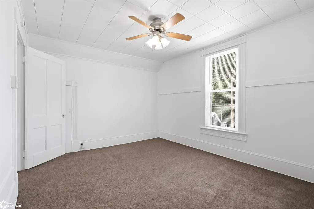 1216 Doemland Street Burlington IA 52601
