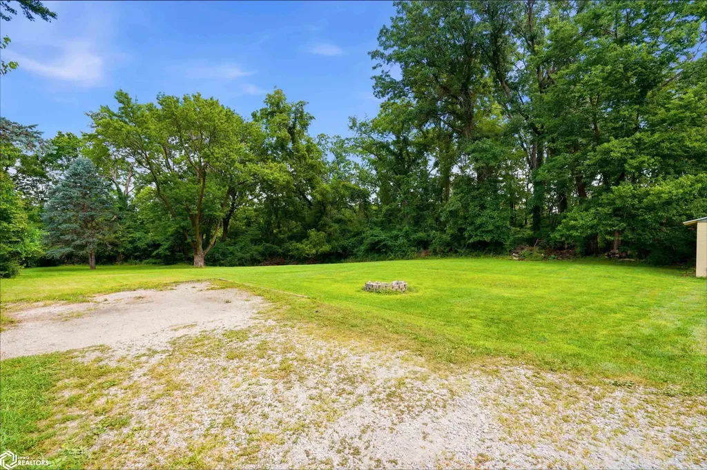 1216 Doemland Street Burlington IA 52601