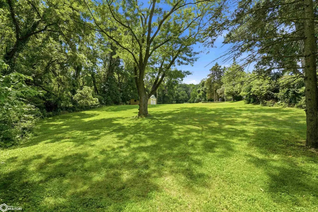 1216 Doemland Street Burlington IA 52601