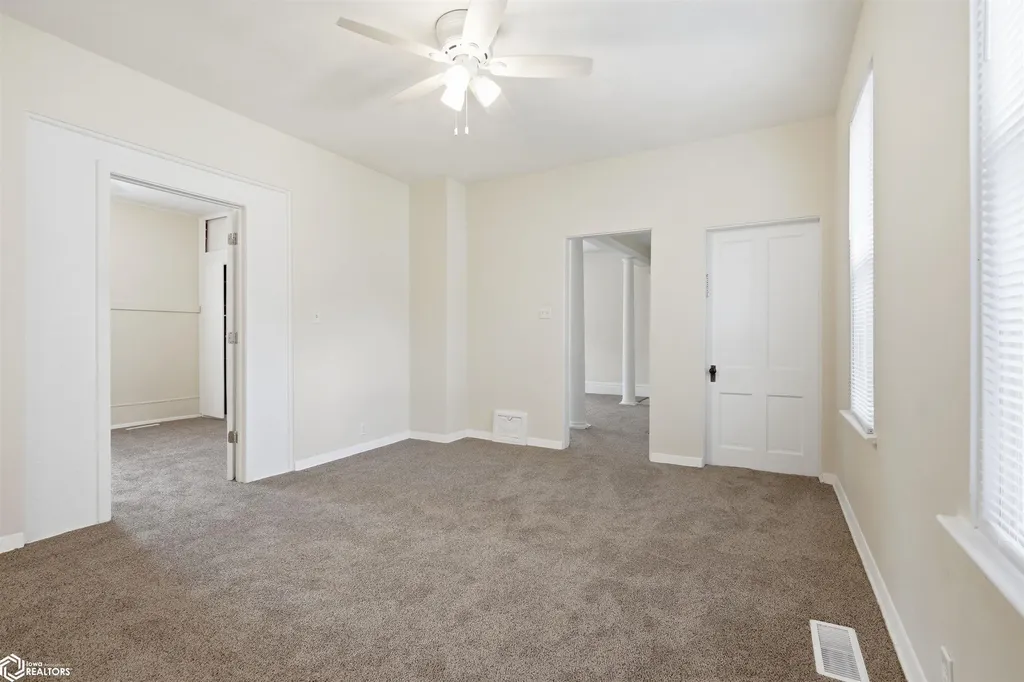 1216 Doemland Street Burlington IA 52601