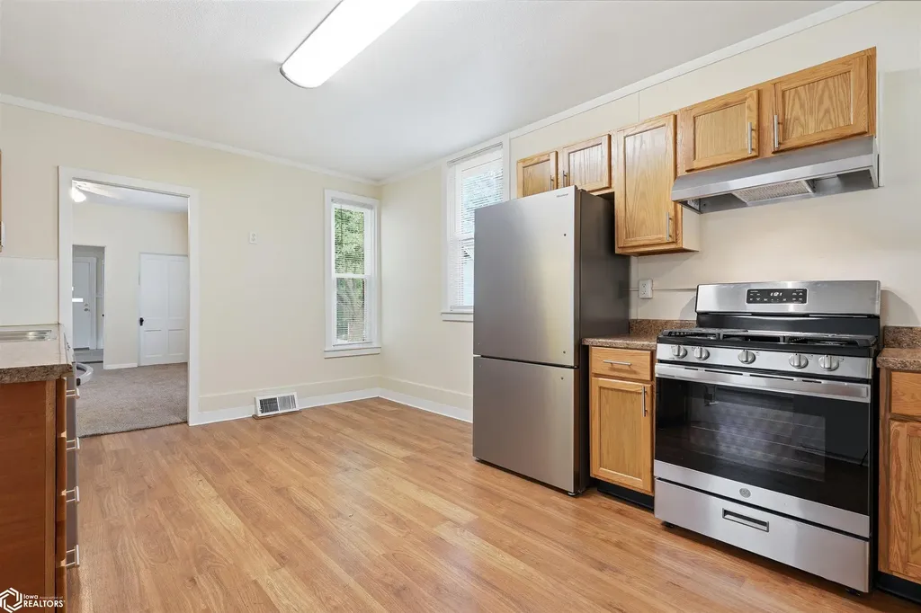 1216 Doemland Street Burlington IA 52601