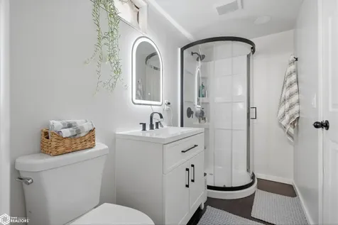 519 S 2nd Avenue Danville IA 52623