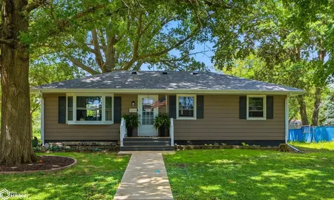 519 S 2nd Avenue Danville IA 52623