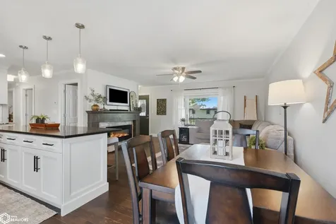 519 S 2nd Avenue Danville IA 52623