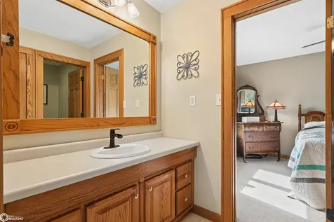 2023 Edgebrook Drive Marshalltown IA 50158