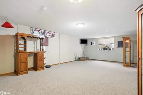 2023 Edgebrook Drive Marshalltown IA 50158
