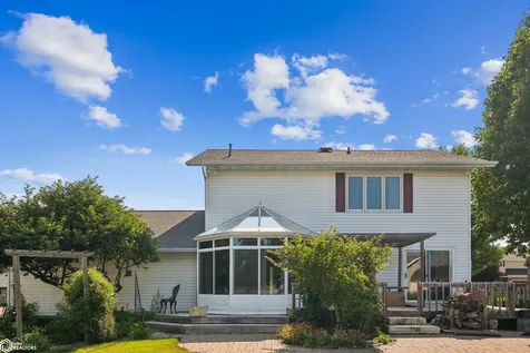 2023 Edgebrook Drive Marshalltown IA 50158