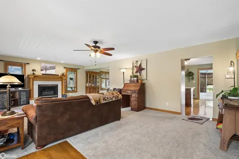 2023 Edgebrook Drive Marshalltown IA 50158