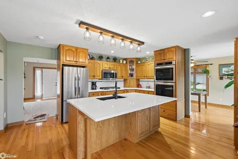2023 Edgebrook Drive Marshalltown IA 50158