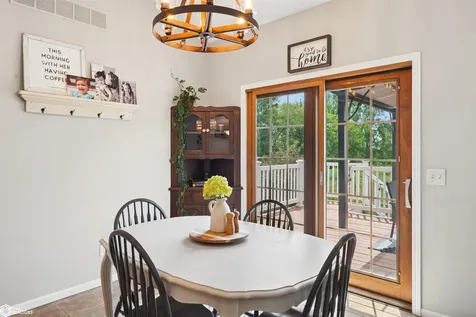 304 E Oak Circle New Sharon IA 50207