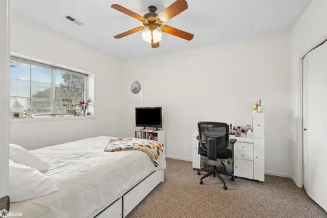 304 E Oak Circle New Sharon IA 50207