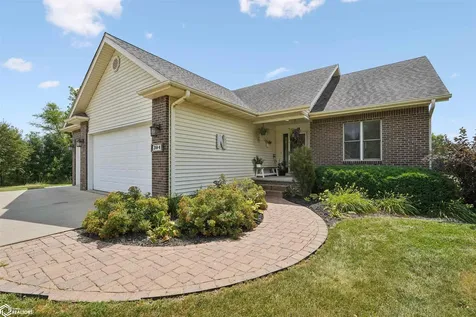 304 E Oak Circle New Sharon IA 50207
