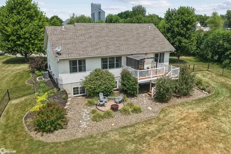 304 E Oak Circle New Sharon IA 50207