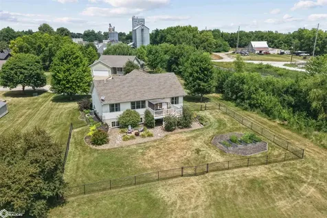 304 E Oak Circle New Sharon IA 50207
