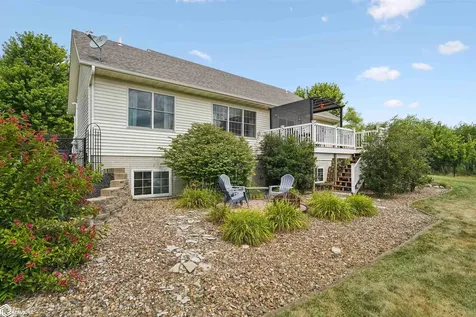 304 E Oak Circle New Sharon IA 50207