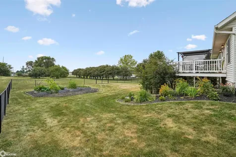 304 E Oak Circle New Sharon IA 50207