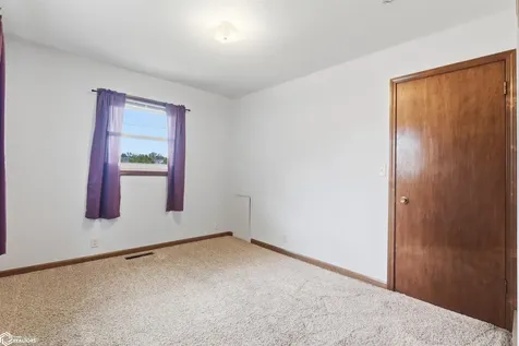 501 Dennis Drive Marshalltown IA 50158