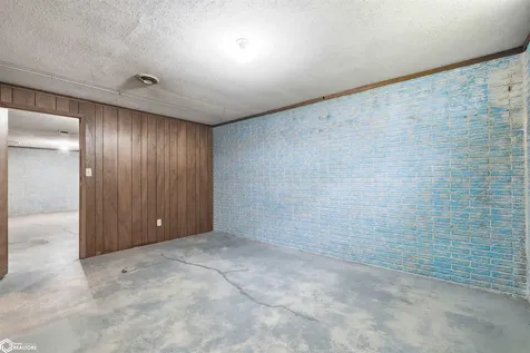 501 Dennis Drive Marshalltown IA 50158