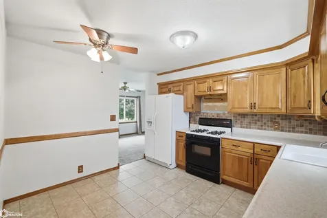 501 Dennis Drive Marshalltown IA 50158