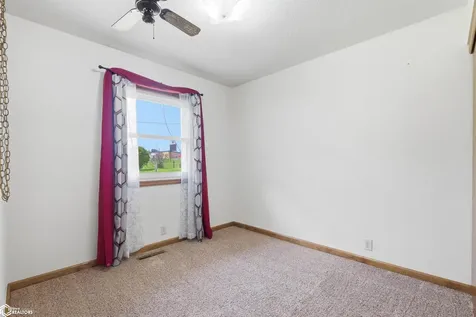 501 Dennis Drive Marshalltown IA 50158