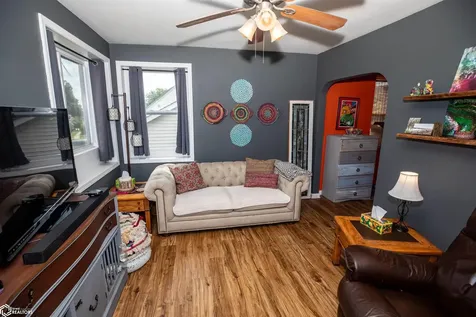 145 Dawley NE Cedar Rapids IA 54202