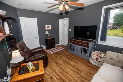 145 Dawley NE Cedar Rapids IA 54202