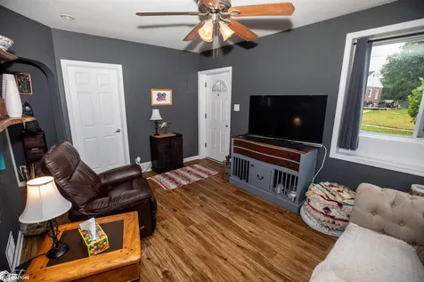 145 Dawley NE Cedar Rapids IA 54202