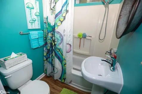 145 Dawley NE Cedar Rapids IA 54202