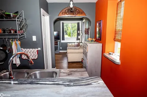 145 Dawley NE Cedar Rapids IA 54202