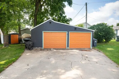 145 Dawley NE Cedar Rapids IA 54202