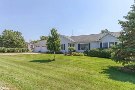 2186 Waters Way Washington IA 52353