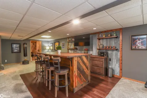 2186 Waters Way Washington IA 52353