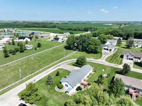 2186 Waters Way Washington IA 52353