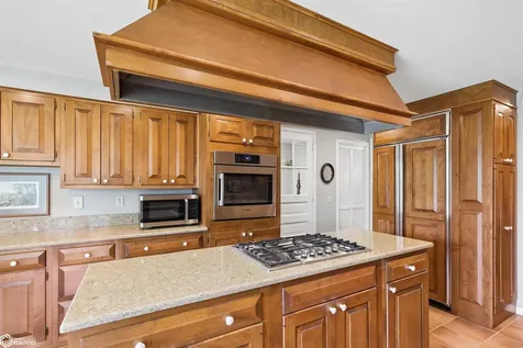 1743 Country Club Lane Marshalltown IA 50158