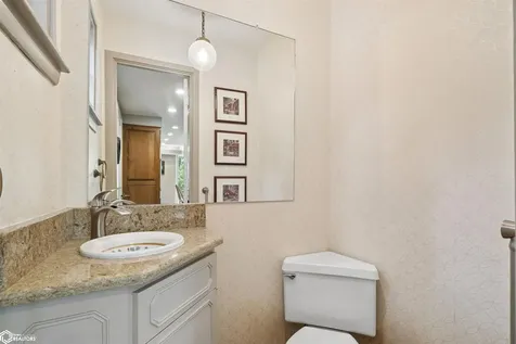 1743 Country Club Lane Marshalltown IA 50158