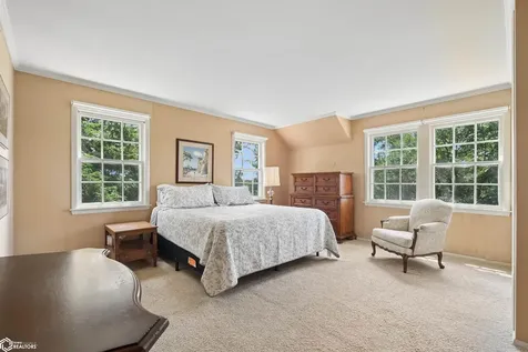 1743 Country Club Lane Marshalltown IA 50158