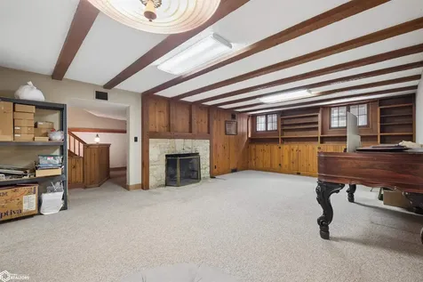 1743 Country Club Lane Marshalltown IA 50158