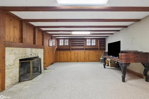 1743 Country Club Lane Marshalltown IA 50158