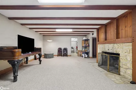 1743 Country Club Lane Marshalltown IA 50158