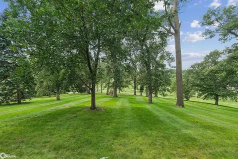 1743 Country Club Lane Marshalltown IA 50158
