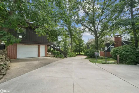 1743 Country Club Lane Marshalltown IA 50158
