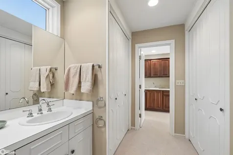1743 Country Club Lane Marshalltown IA 50158
