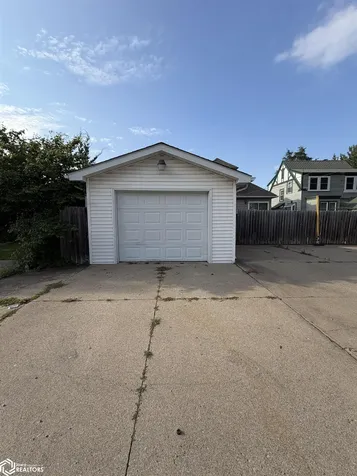 176 E Alta Vista Avenue Ottumwa IA 52501