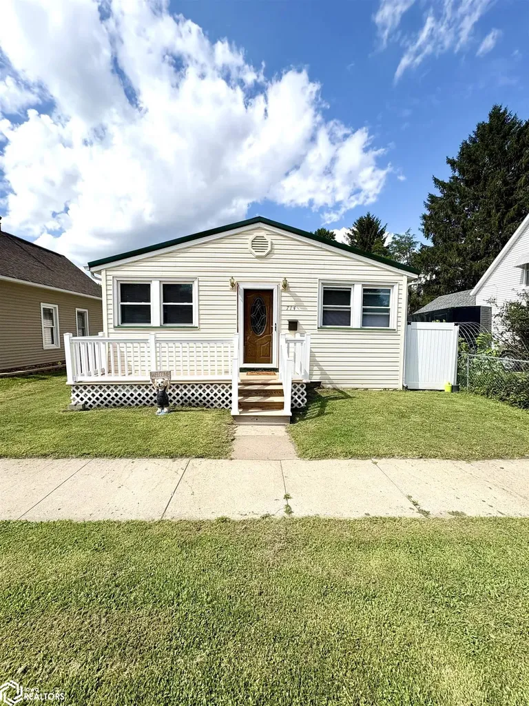 714 Hedge Avenue Burlington IA 52601