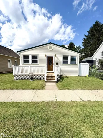 714 Hedge Avenue Burlington IA 52601