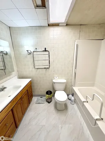 714 Hedge Avenue Burlington IA 52601