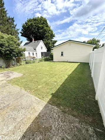 714 Hedge Avenue Burlington IA 52601