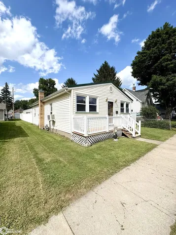 714 Hedge Avenue Burlington IA 52601